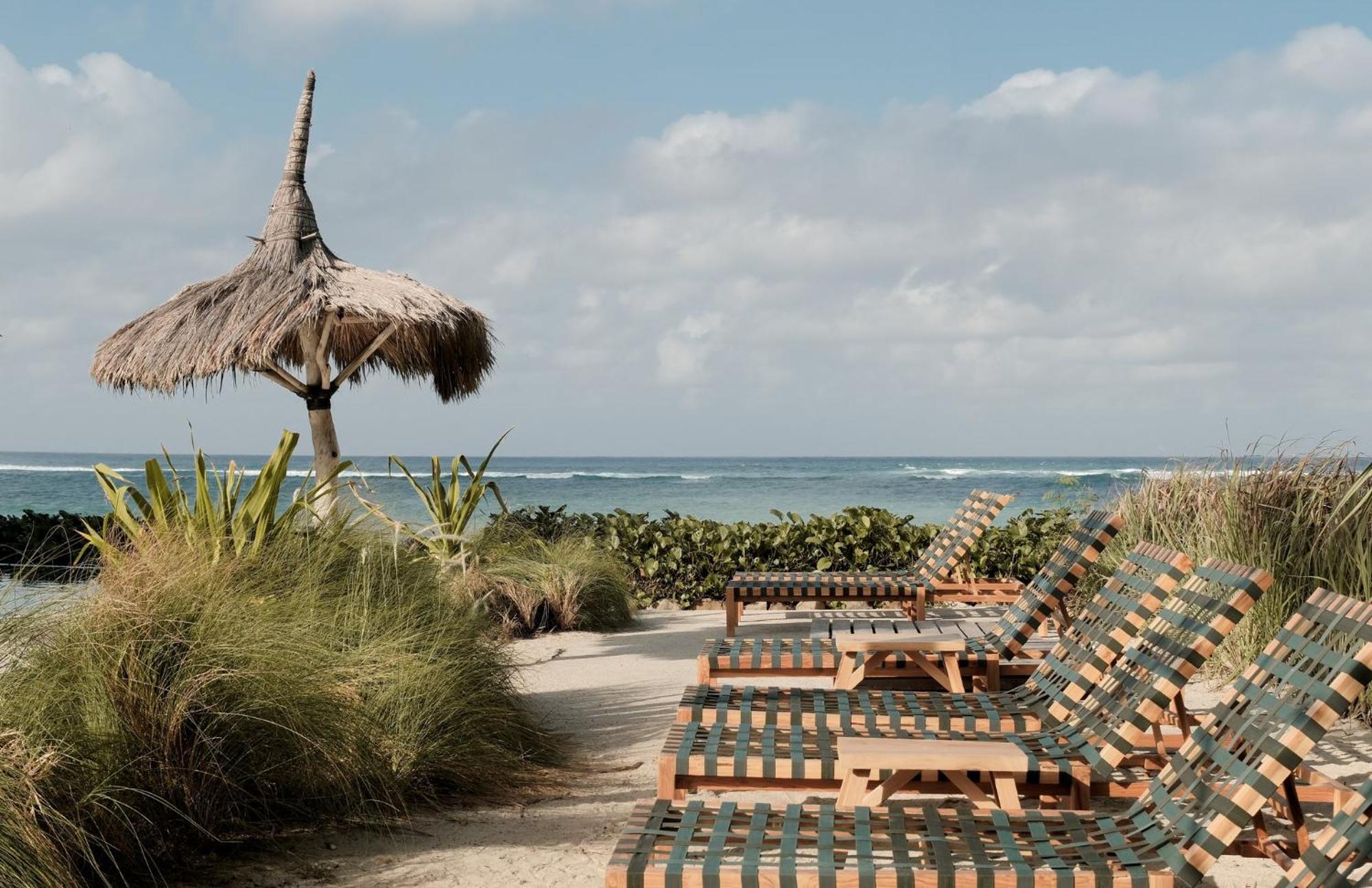 Amber Lombok Beach Resort Selong Belanak Exterior photo